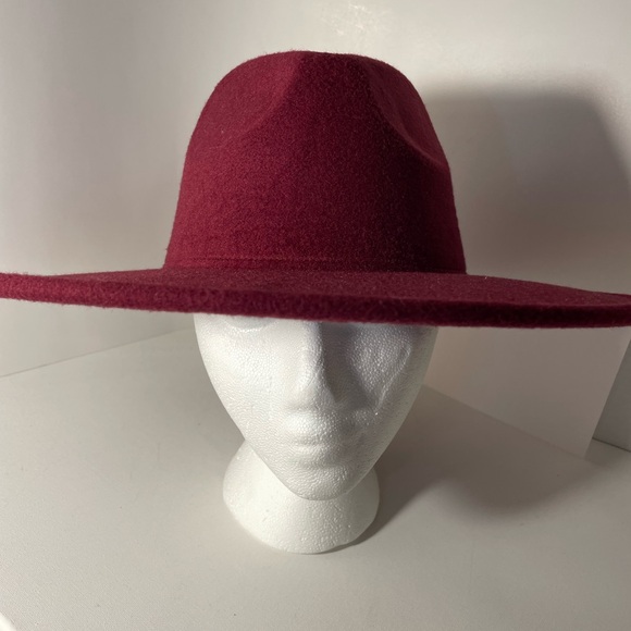 Burgundy felt Fedora hat! This is lovely! It looks so good in so many ways! 👏 - Picture 1 of 6